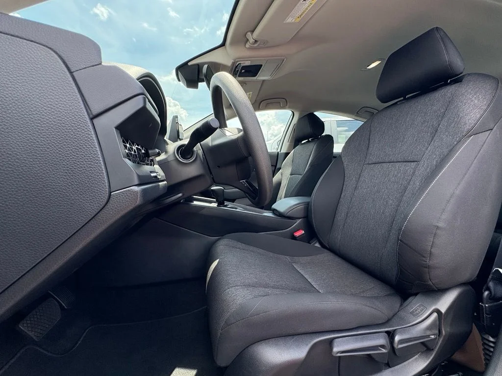 Used 2025  Honda LX image 17