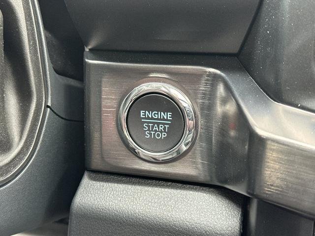 New 2025 Glacier Gray Metallic Tri-Coat Ford F-250® Lariat® image 48