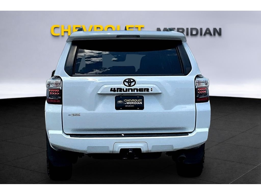 Used 2021  Toyota SR5 Premium image 4