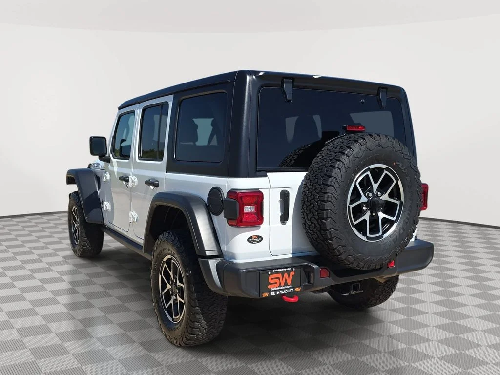 Used 2024 Bright White Clearcoat Jeep Rubicon image 40