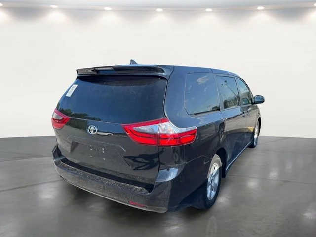 Used 2020 Black Toyota L image 15