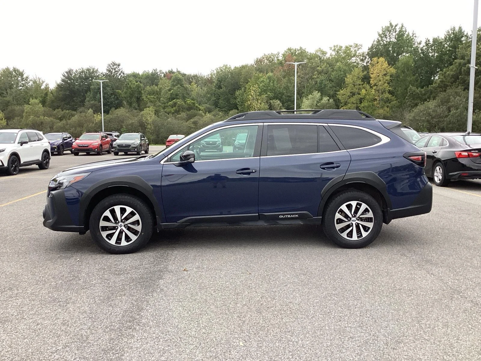 Used 2025 Cosmic Blue Pearl Subaru Premium image 4