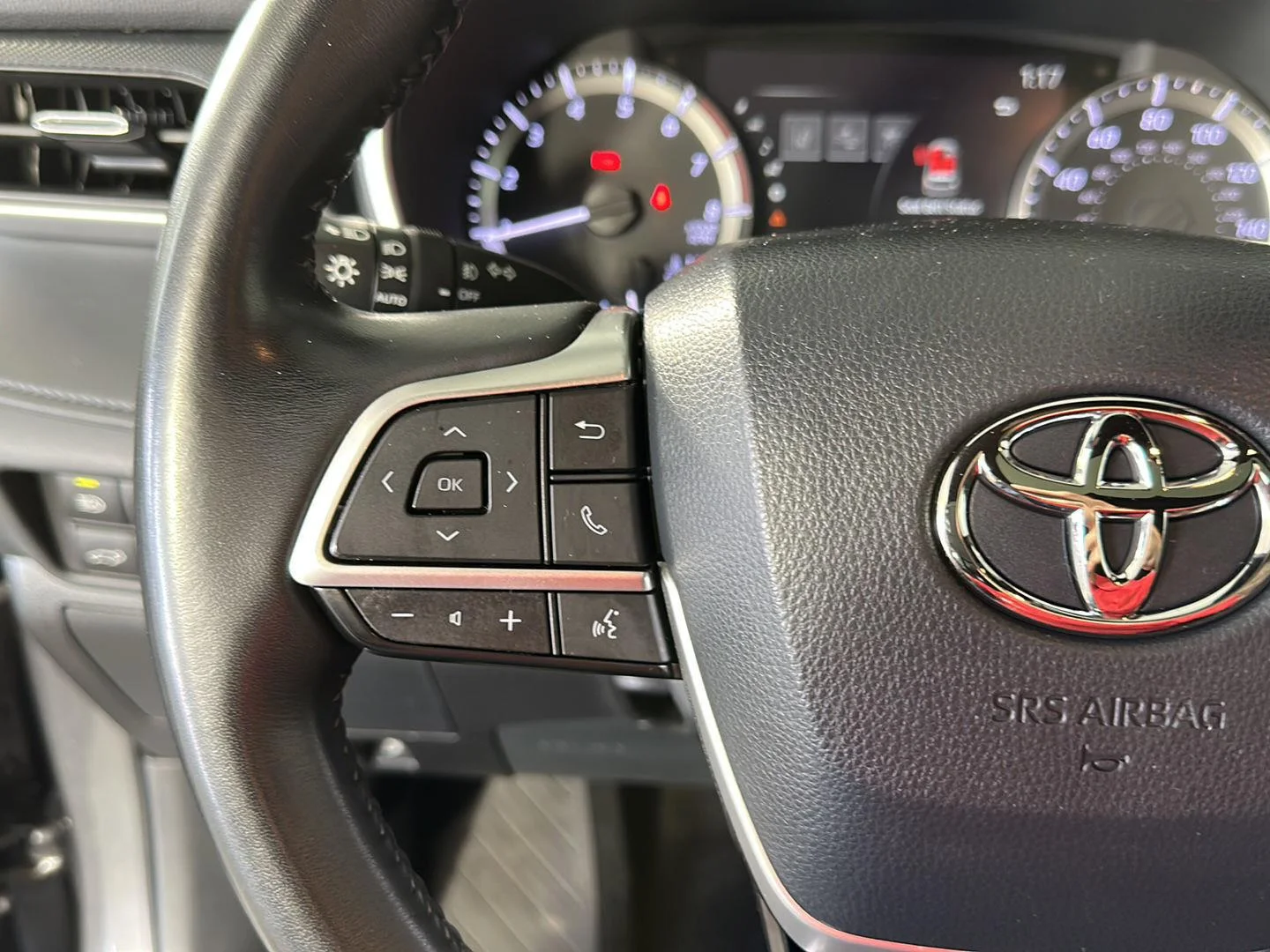 Used 2023 Magnetic Gray Metallic Toyota XSE image 15