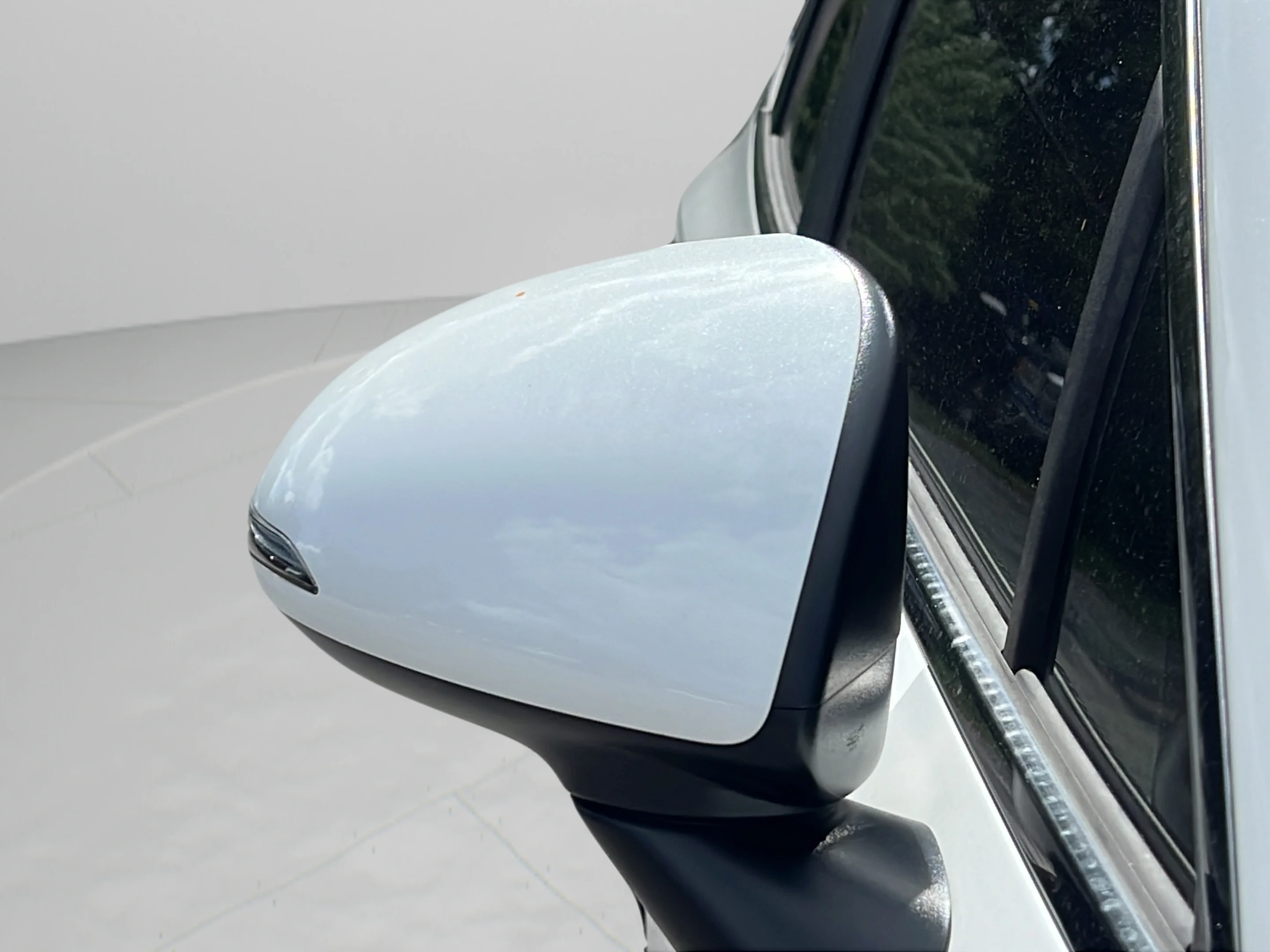 Used 2022 Quartz White Hyundai SEL image 11