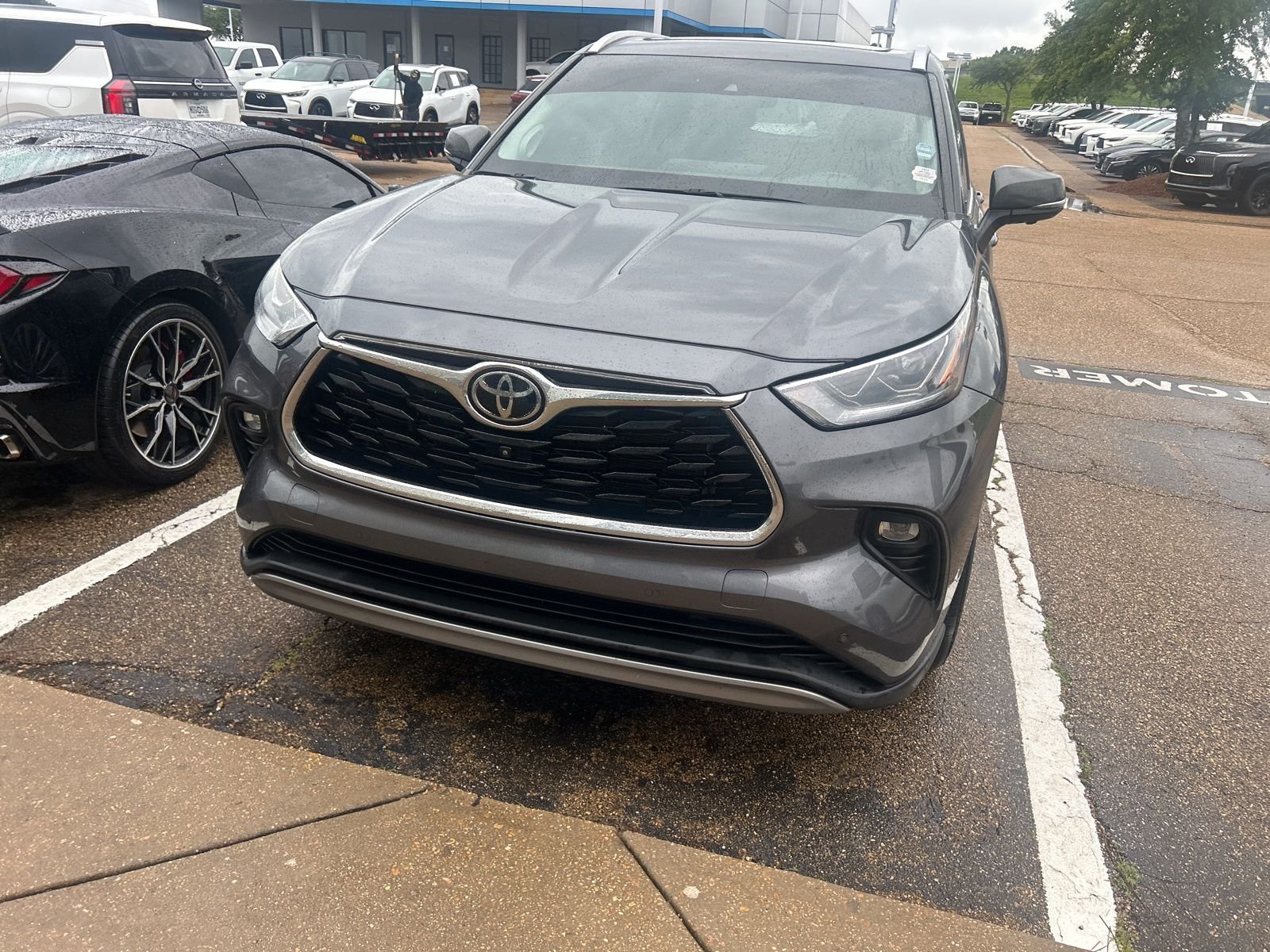 2023 Toyota Highlander Platinum FWD's photo