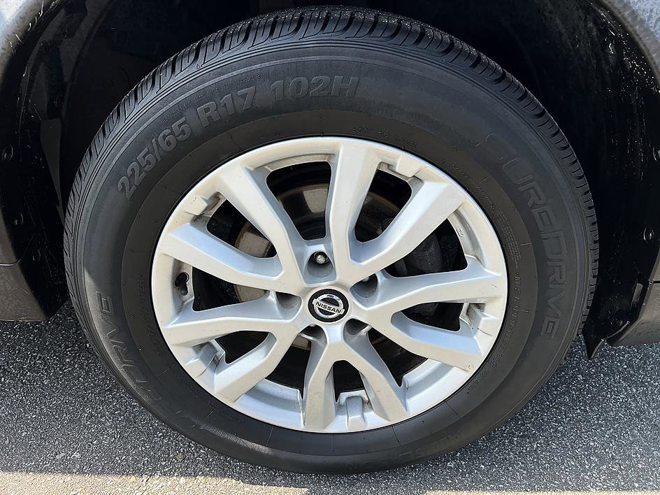 Used 2018 Caspian Blue Nissan SV image 12