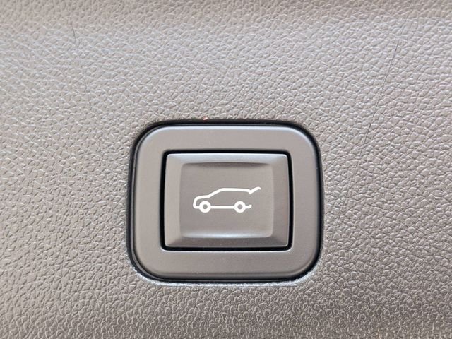 Used 2024 Gray Chevrolet Z71 image 13