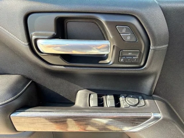 Used 2020 SILVER ICE METALLIC Chevrolet LTZ image 17