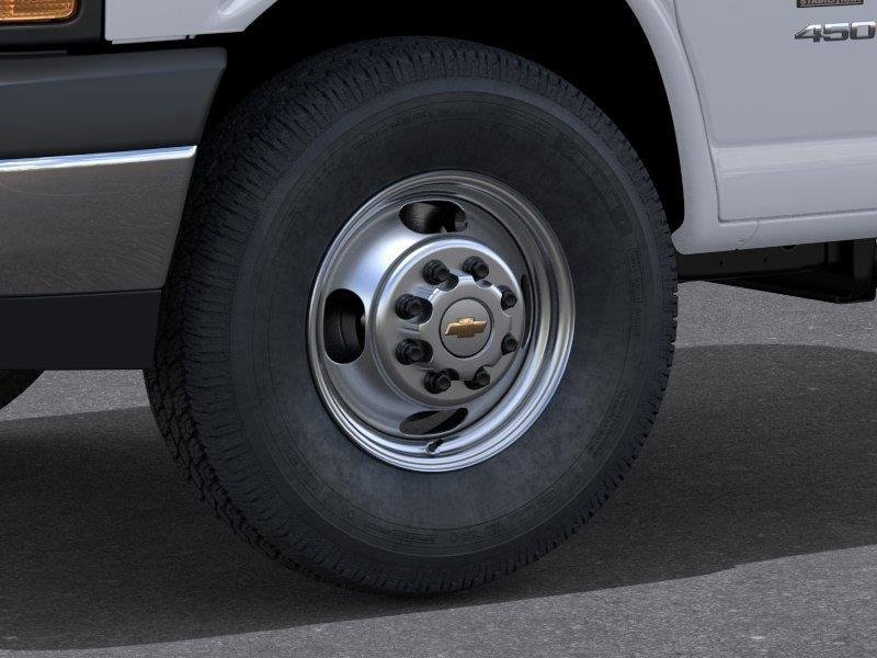 New 2025 Summit White Chevrolet 1WT image 9