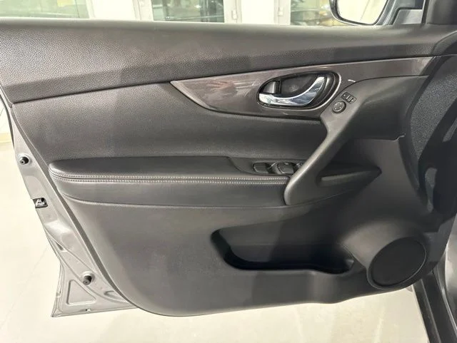 Used 2019 Gray Nissan SV image 19