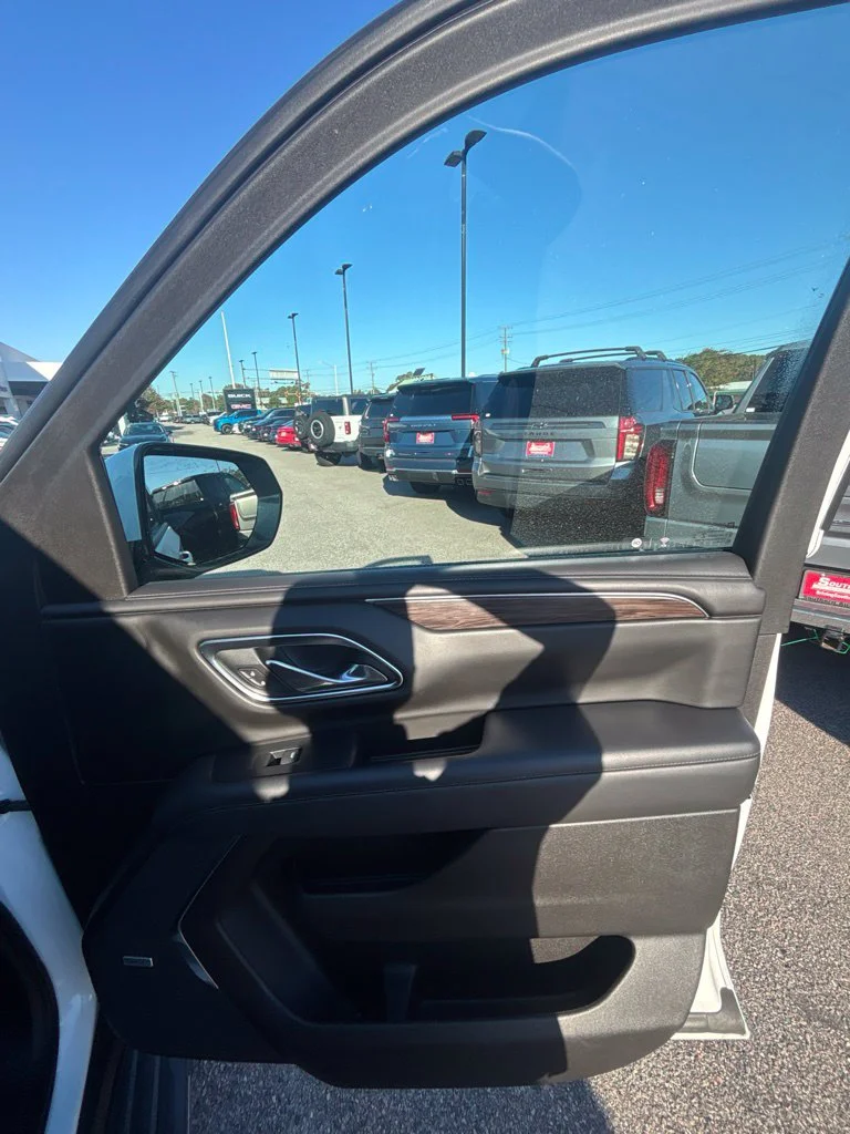 Used 2021 White Chevrolet LT image 25