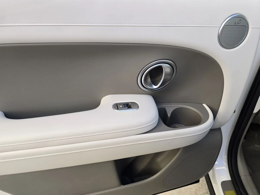 New 2026 White Hyundai SEL Premium image 13