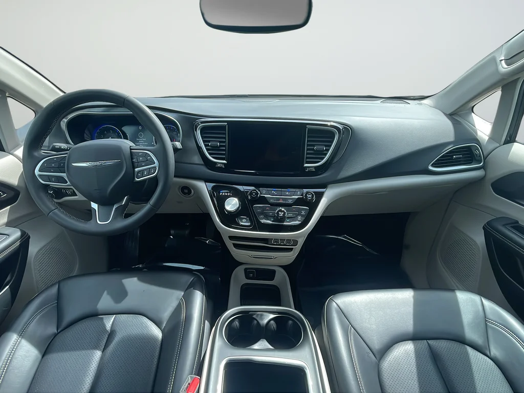 Used 2023 Blue Chrysler Touring L image 9