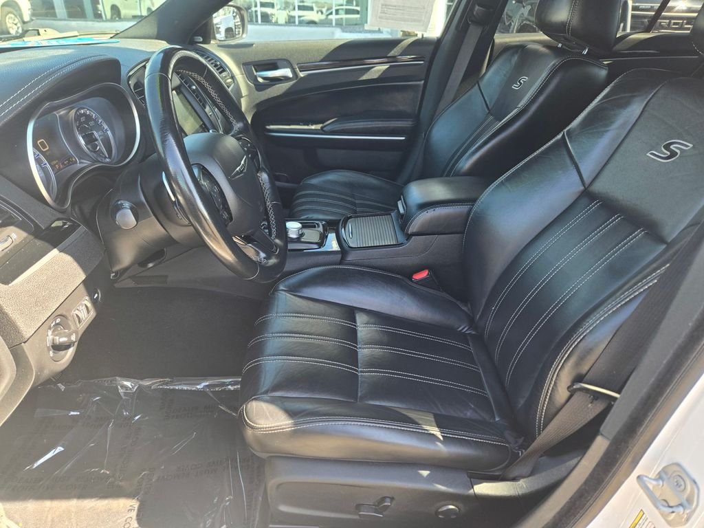 Used 2022 White Chrysler S image 12