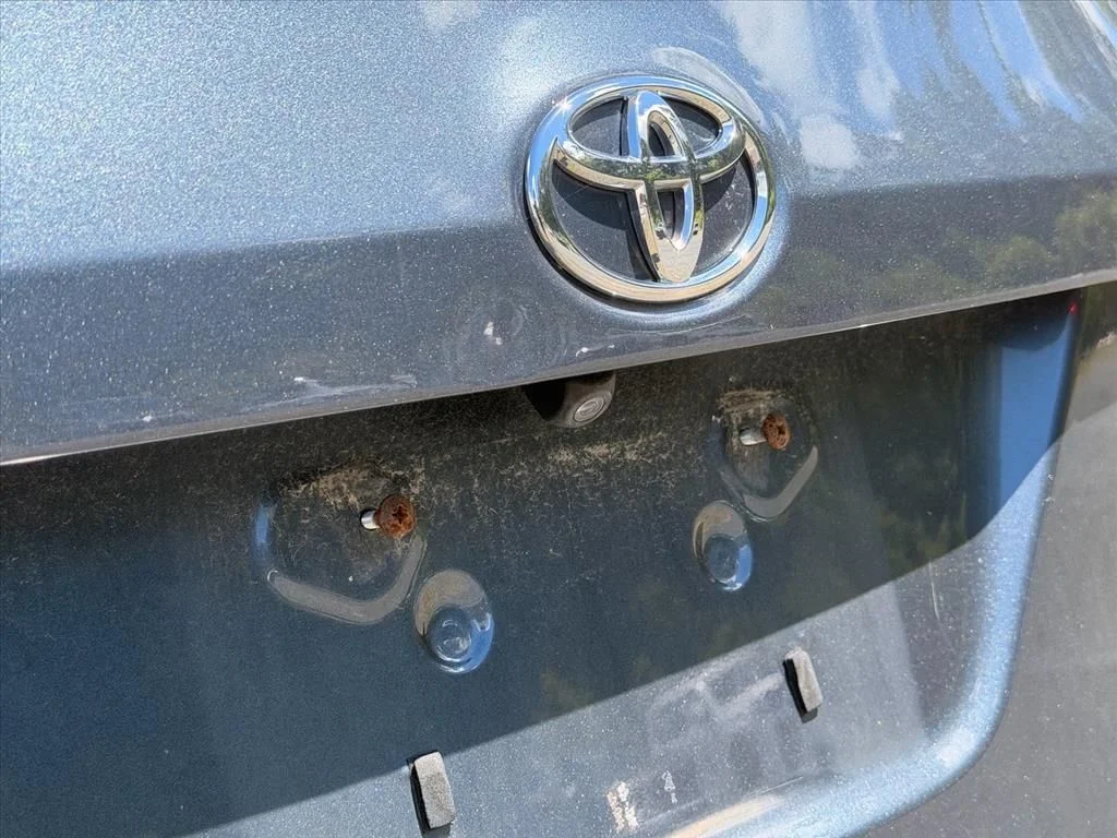 Used 2018 Gray Toyota LE image 20