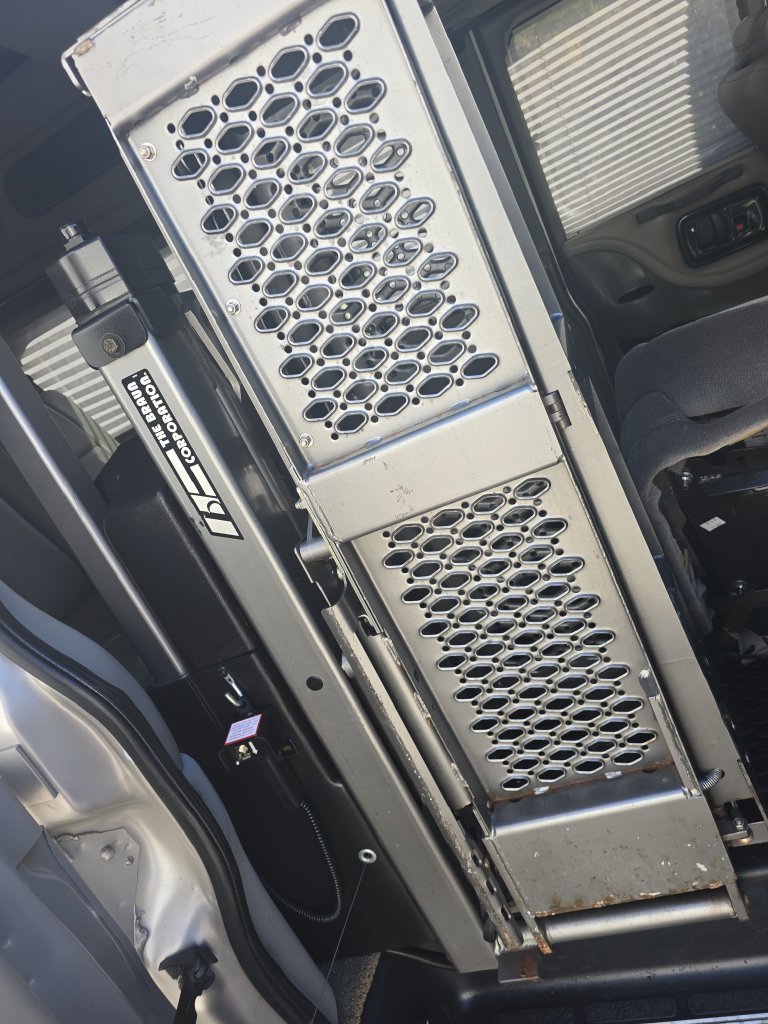 Used 2009 Silver Chevrolet Upfitter image 26