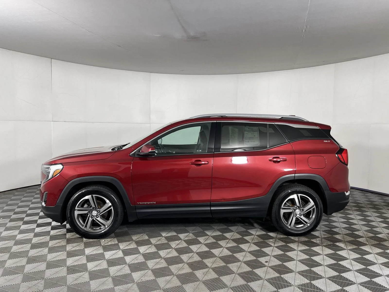 Used 2020 RED QUARTZ TINTCOAT GMC SLT image 12