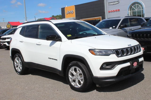 Used 2024 White Jeep Latitude image 1