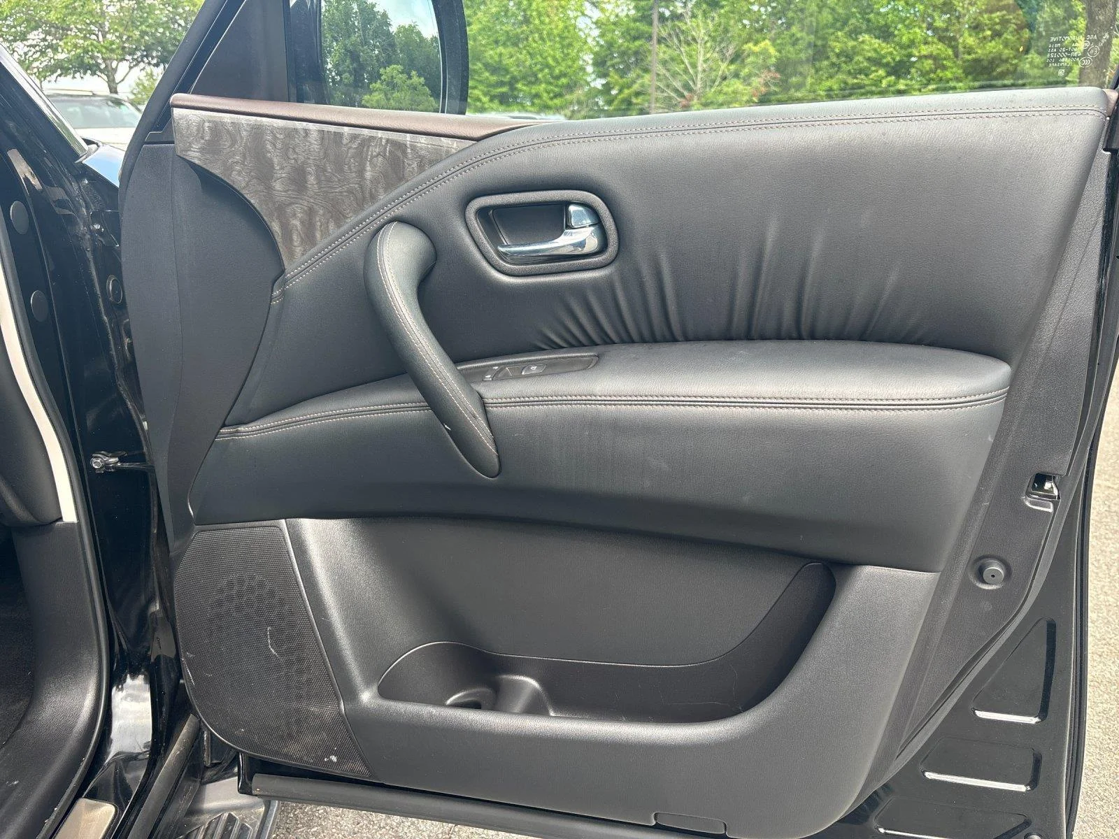 Used 2024 Super Black Nissan Platinum image 40