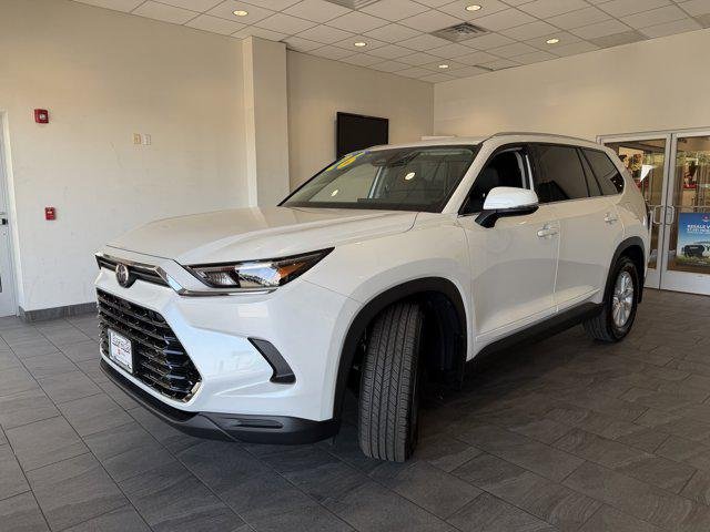 Certified Used 2026 WIND CHILL PEARL Toyota  image 25