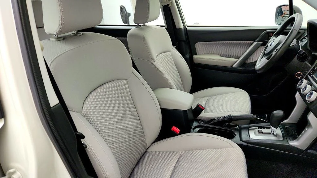 Used 2018 Crystal White Pearl Subaru 2.5i CVT w/ Alloy Wheel Package image 24