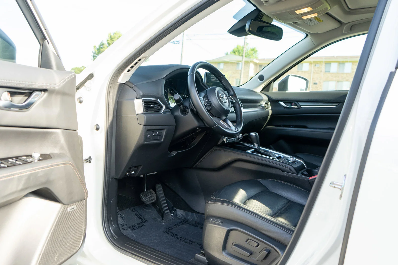 Used 2020 Snowflake White Pearl Mica Mazda Grand Touring image 14