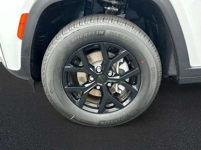 New 2026 Bright White Clear-Coat Exterior Paint Jeep Altitude image 20