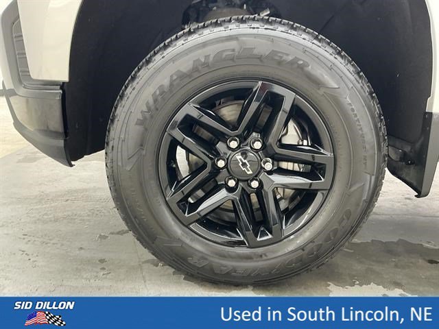 Used 2020 Silver Ice Metallic Chevrolet Custom Trail Boss image 18