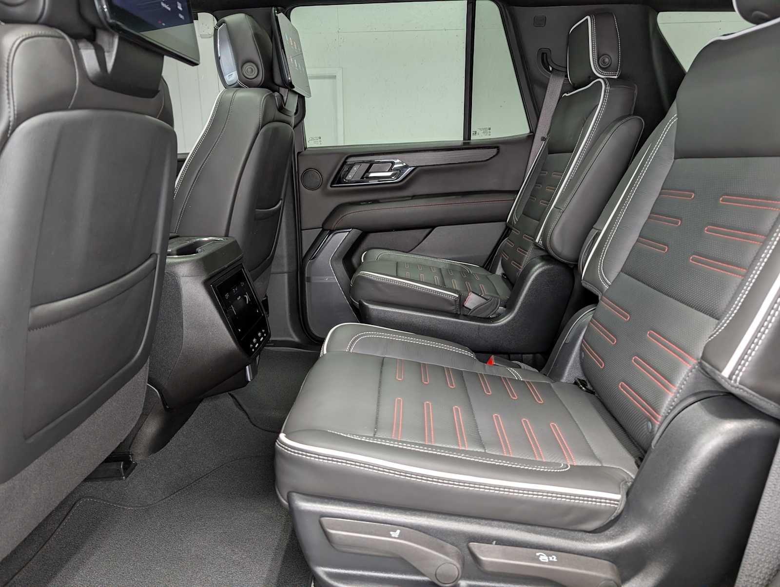 Used 2025 Summit White GMC AT4 Ultimate image 25