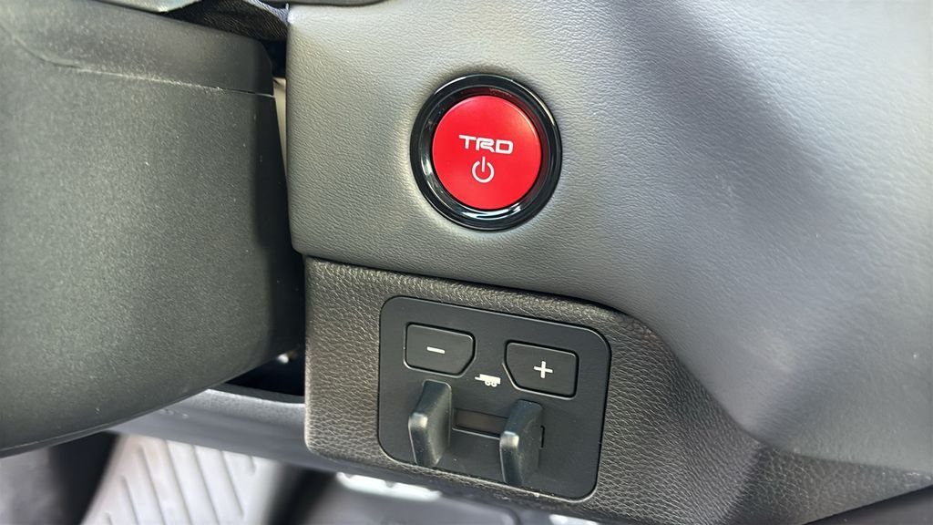 New 2026 Wind Chill Pearl <sup>1</sup> Toyota Tundra Platinum image 17