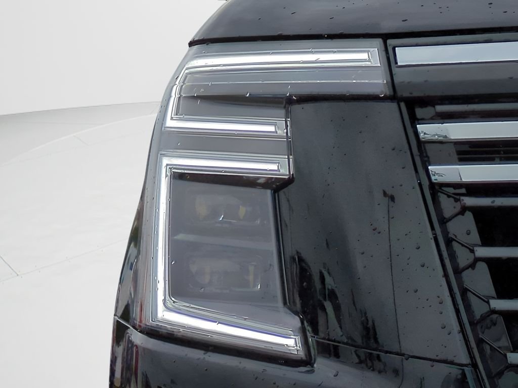 New 2026 Super Black Nissan Platinum Reserve image 10