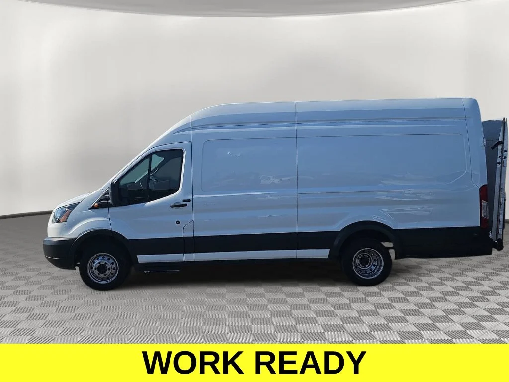 Used 2018 White Ford Base image 6