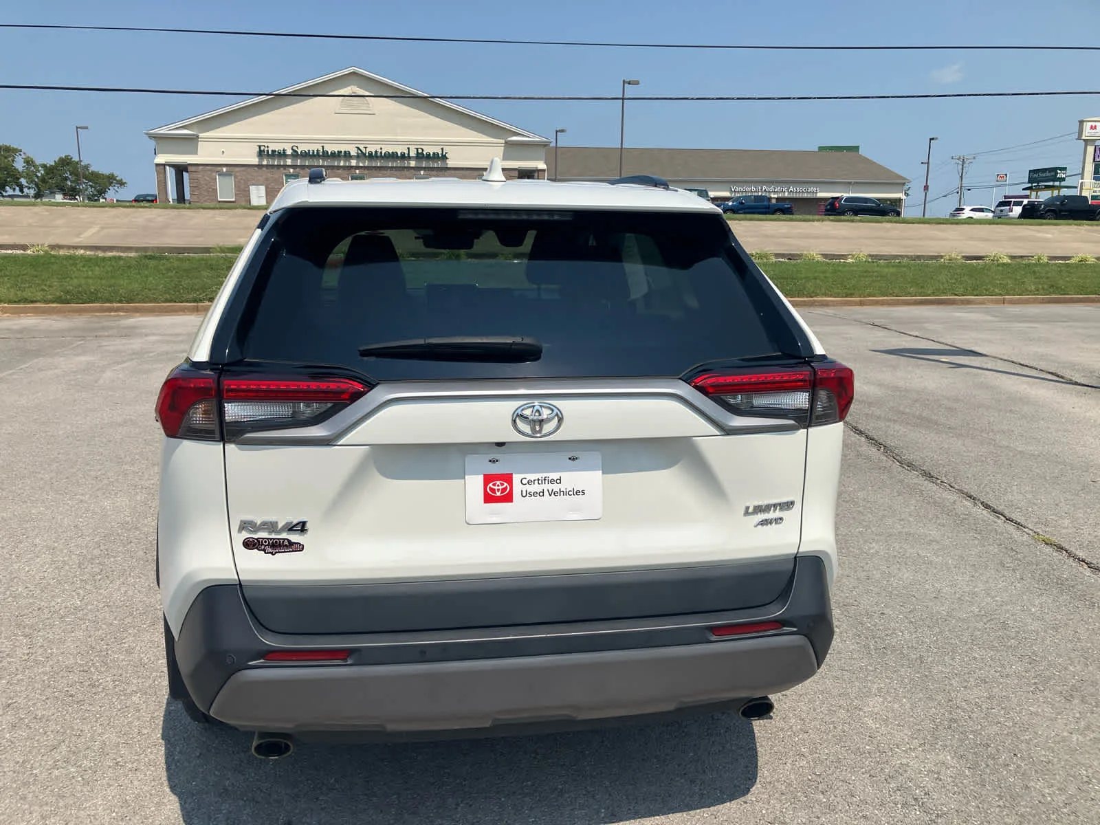 Certified Used 2020 Blizzard Pearl Toyota Limited image 8