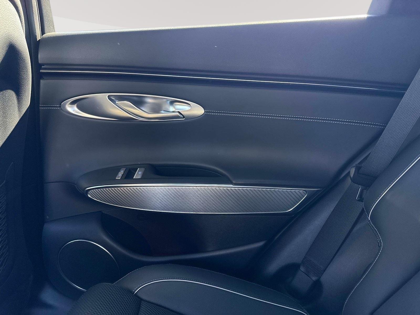 2024 GENESIS GV70 Sport - Photo 13