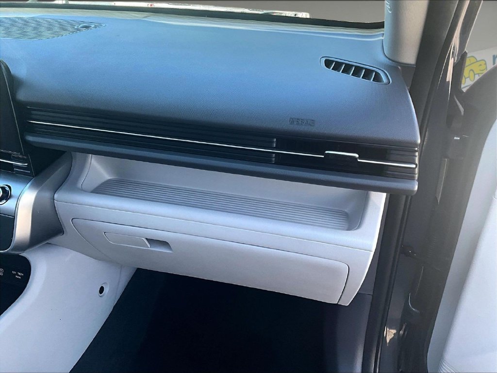 Used 2024 Gray Hyundai SEL image 13