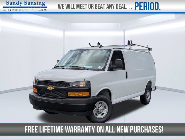 2025 Chevrolet Express Cargo WT