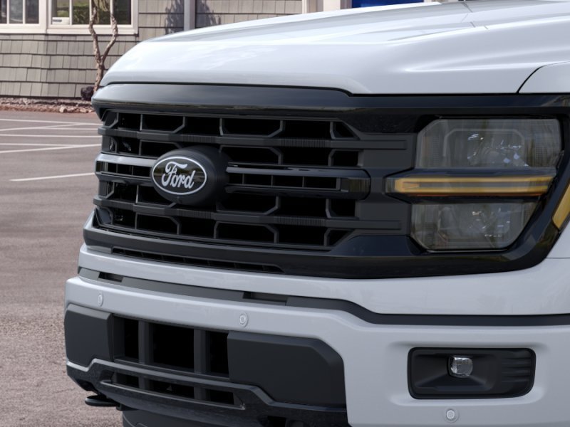 New 2026 Oxford White Ford XLT image 17
