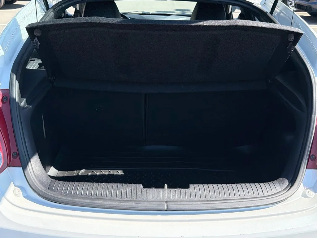 Used 2016 White Hyundai Turbo image 30