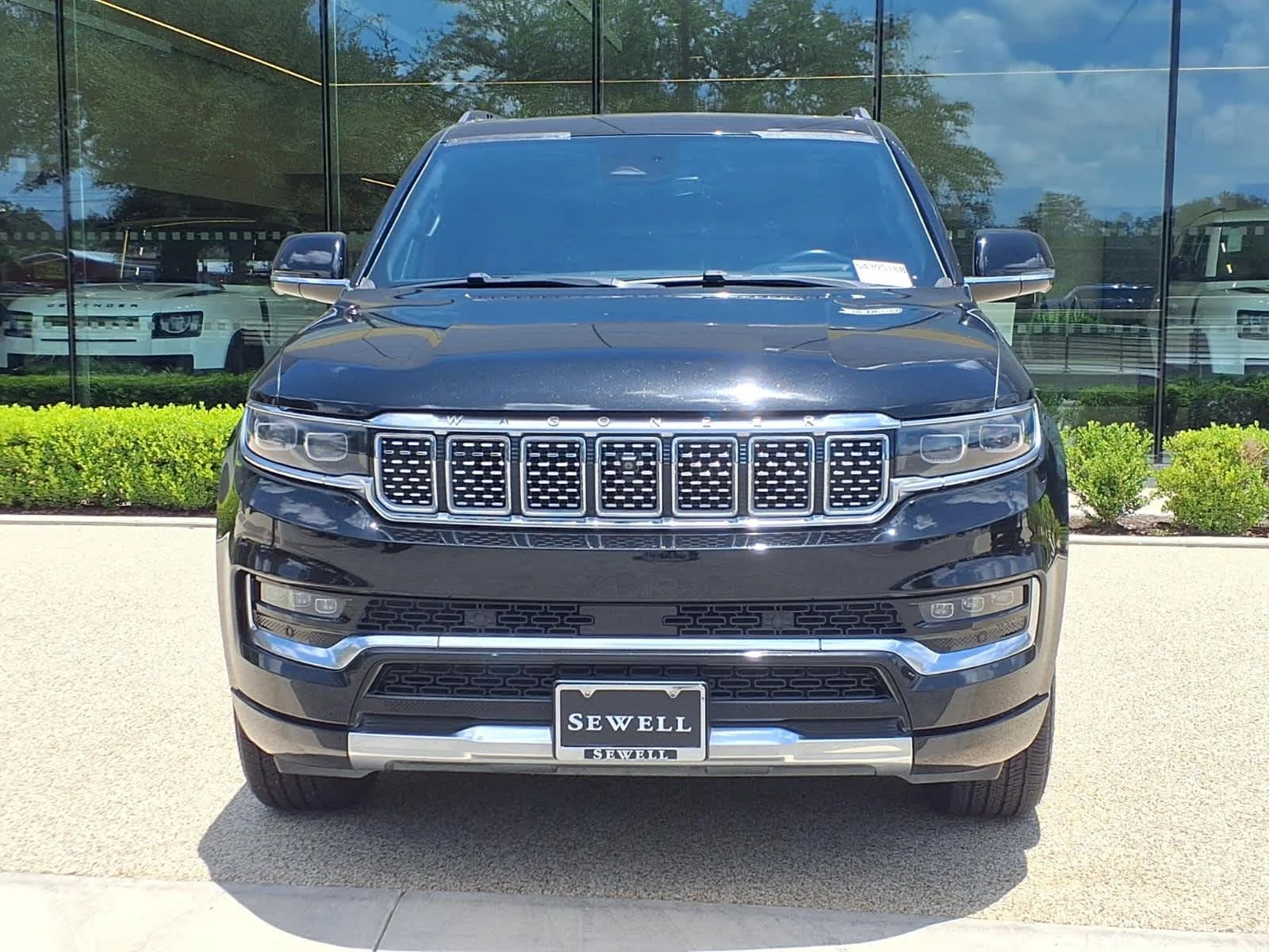 Used 2022 Diamond Black Crystal Pearlcoat Jeep Series I image 2