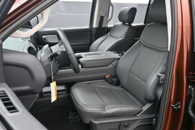 New 2027 Bronze Fire Metallic Tinted Clearcoat Ford Active image 60