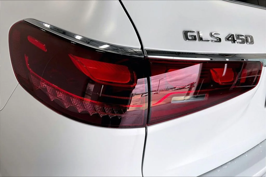 New 2026 MANUFAKTUR Moonlight White Magno Mercedes-Benz GLS 450 image 27