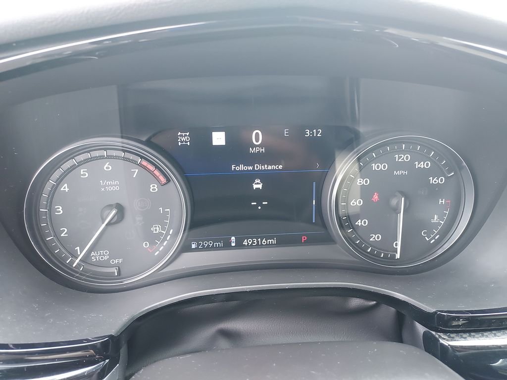 Used 2023 White Cadillac Sport image 18