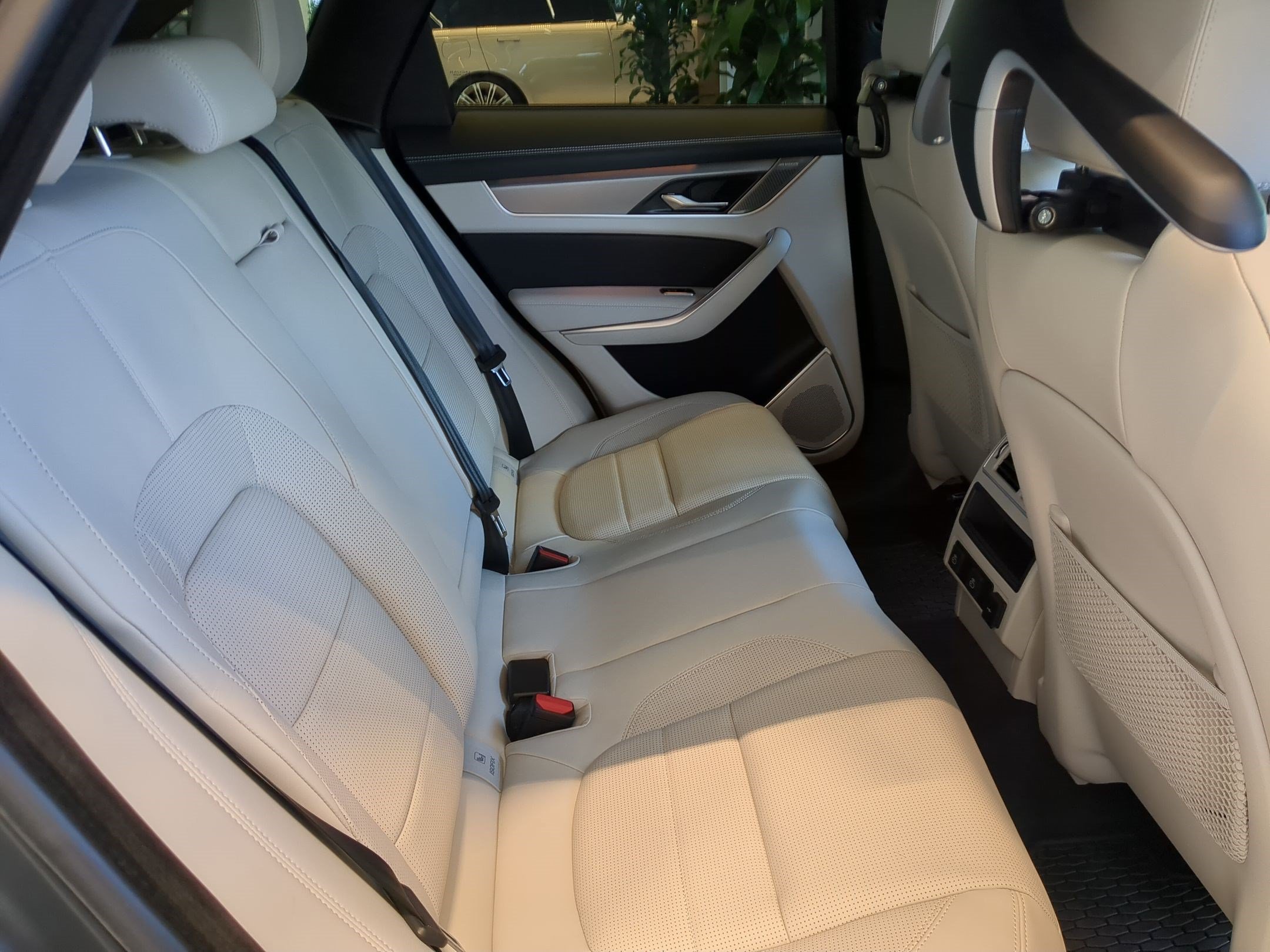 2026 Jaguar F-Pace R-Dynamic S - Photo 29