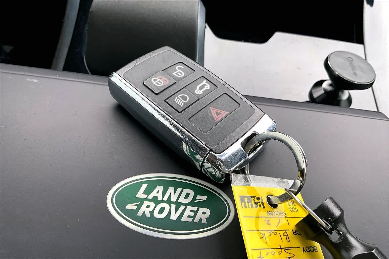 Used 2024 Santorini Black Metallic Land Rover SE image 15
