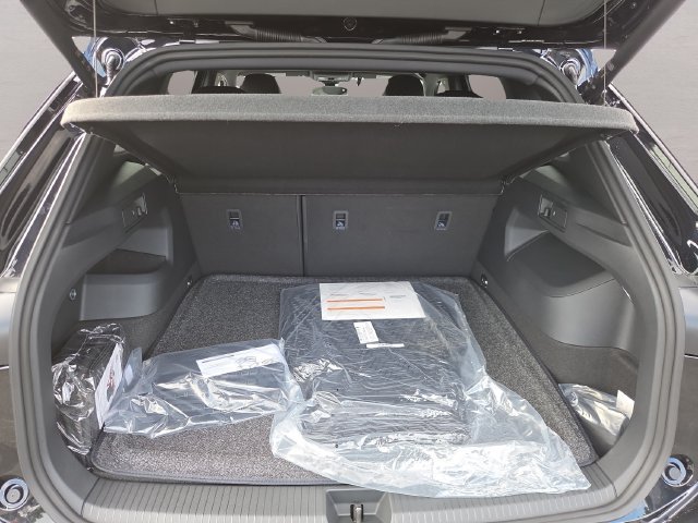 New 2026 Deep Black Pearl Volkswagen SE R-Line Black image 23
