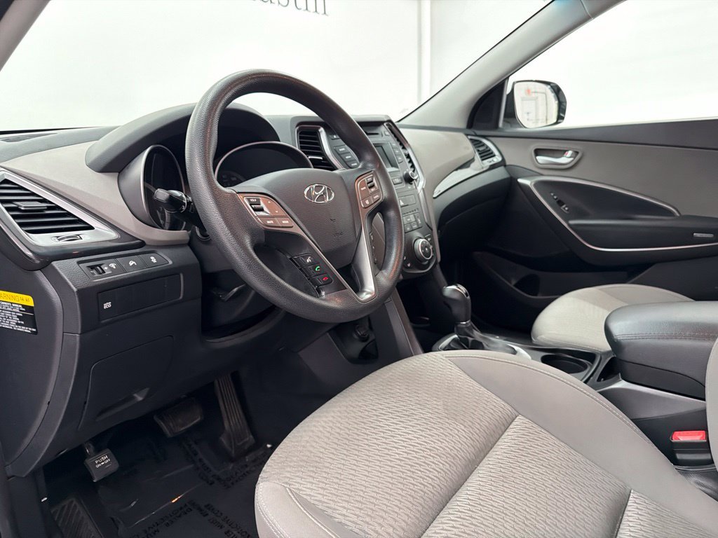 Used 2016 White Hyundai SE image 14