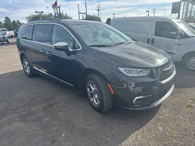 Used 2023 Brilliant Black Crystal Pearlcoat Chrysler Limited image 1