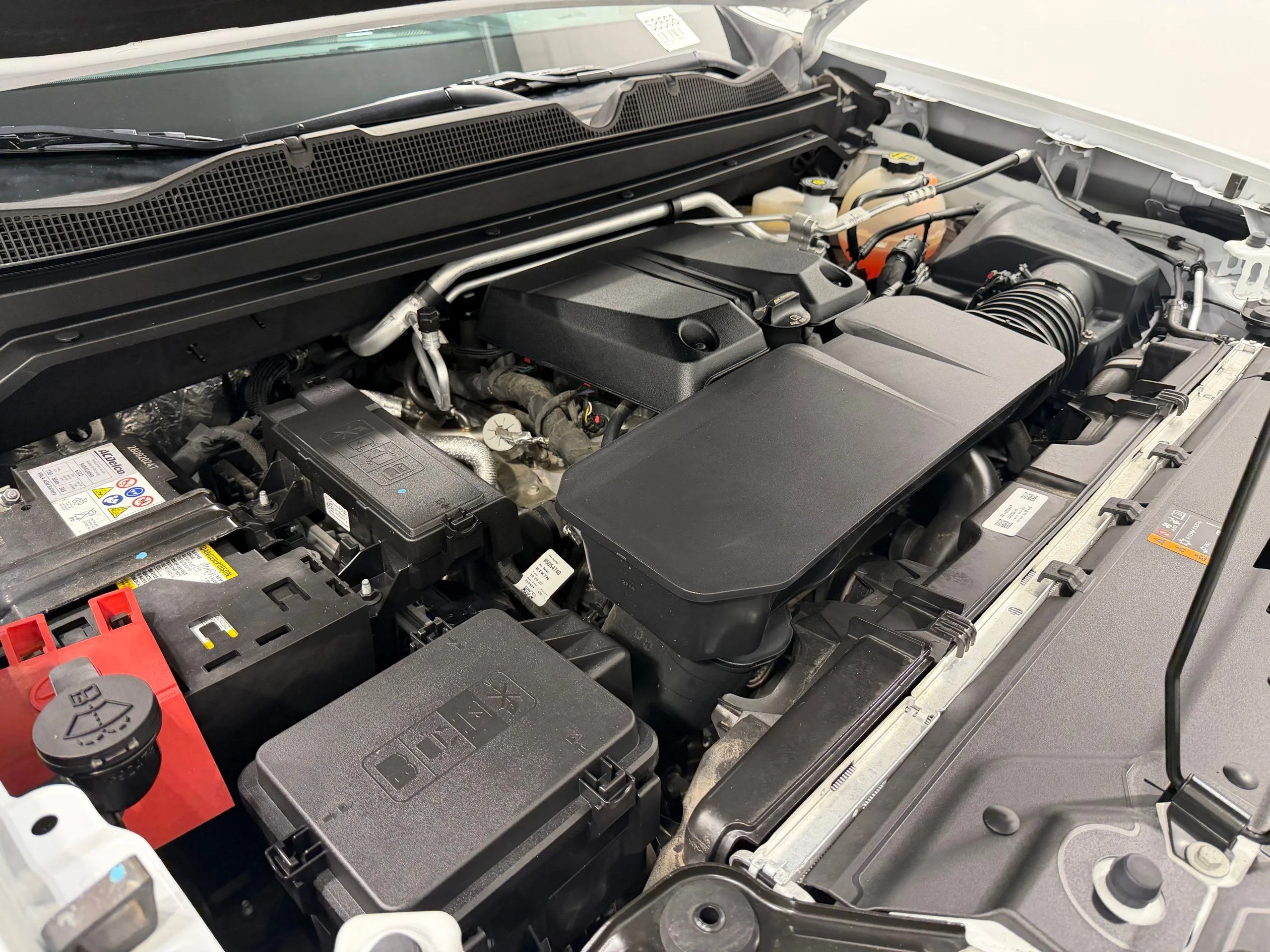 Used 2024 White Chevrolet ZR2 image 53