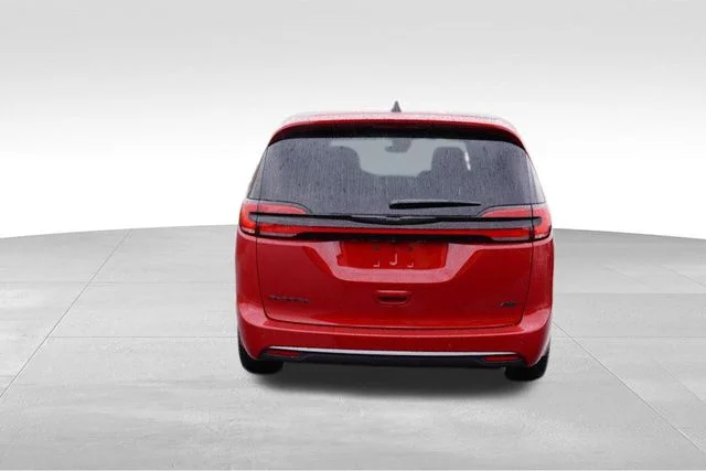New 2026 Red Hot Pearl-Coat Exterior Paint Chrysler Select image 4