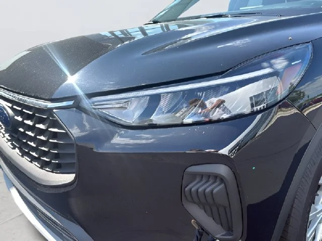 Used 2023 Black Ford Active image 30